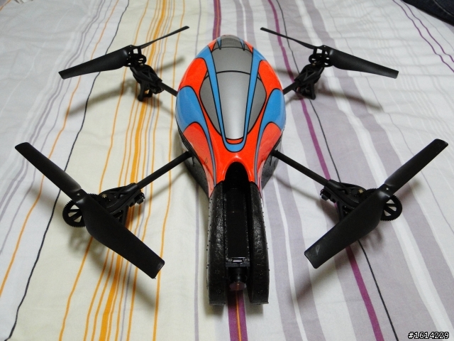Parrot AR.Drone 開箱與飛行影片
