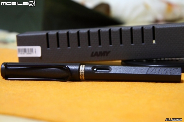 [說好的開箱文] 絕不唬爛!!說開箱就開箱~ Lamy  safari鋼筆