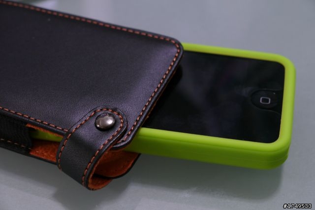 【開箱實裝分享】 iPhone 4 日系高質感直立式悠遊卡皮套 開箱實著圖