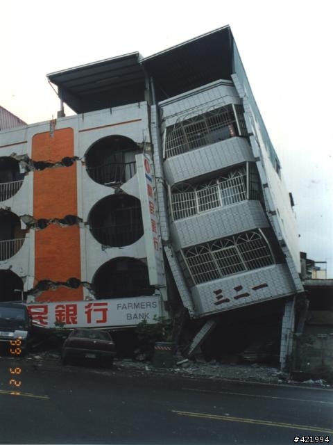 突然翻到921時拍的照片(新增照片在31樓)