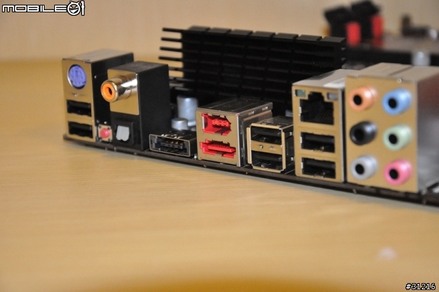 [開箱]紅色炫風!聯力V354R+EVGA P55