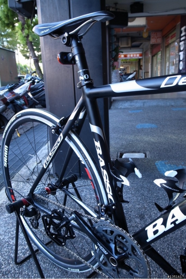 [分享] 消光黑的BASSO DEVIL