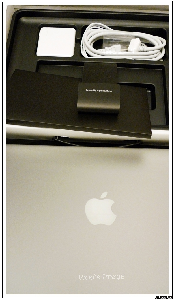 我的新玩具Macbook Pro 15" 2.4GHz開箱文