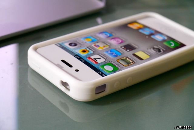 [開箱分享]千元以下日系 iPhone4 高質感 3H高硬度 彩殼 開箱 [同場加映：清爽 白綠雙星Silicon case]