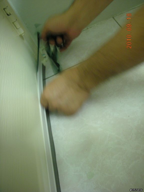 DIY 重新上漆 16 年房間門(包含拆移喇叭鎖完整過程圖示)