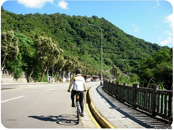 【不騎不行】我們一家都愛玩+++ 北海岸噴跑 +++