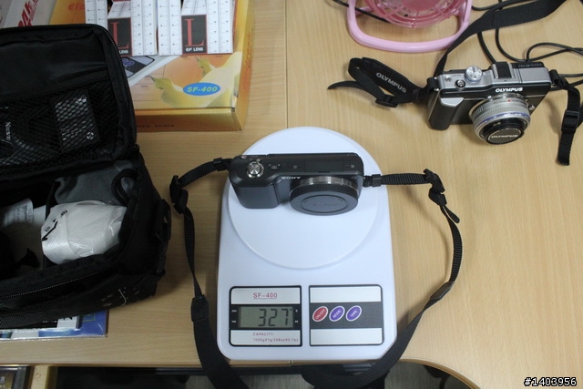 NEX3D vs E-PL1 重量對決!!