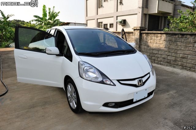 白色 Fit vti-s 剛過八月初一 交車:D