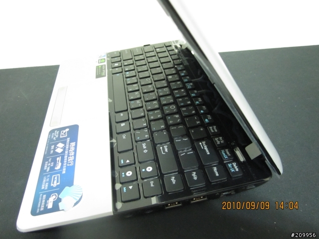 華碩新機小筆電1215N搭載D525雙核ION2顯示BT3.0開箱測試