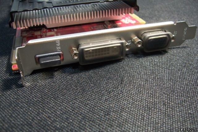 [中低階顯卡王接班人]ATI Radeon HD 5550 不專業開箱分享
