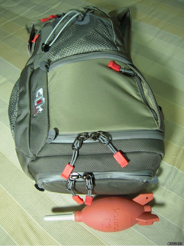 [開箱] 雙肩背包運動流線流 Clik Elite Compact Sport Pack