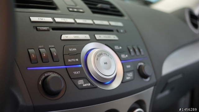 New Mazda3 2.0 5D 之 深藍開箱 之 加碼送上Mazda2 之 有拜有保庇!!