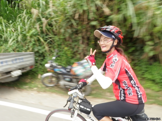 老翁夫妻南投日月潭單車之旅