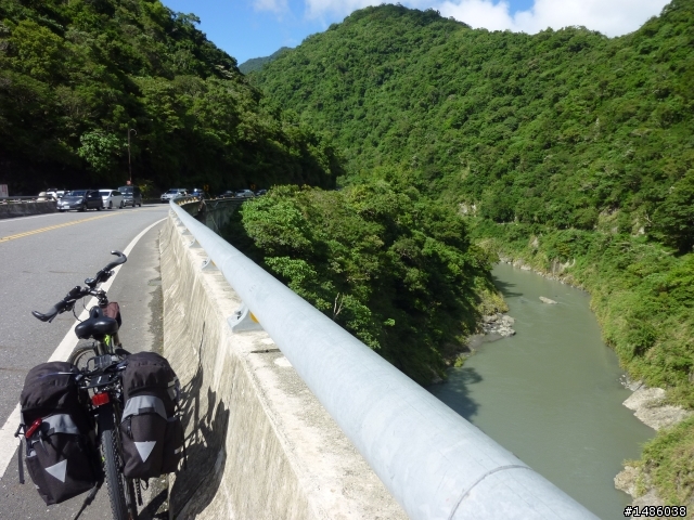 台23線的驚魂之旅，加碼六十石山賞金針花
