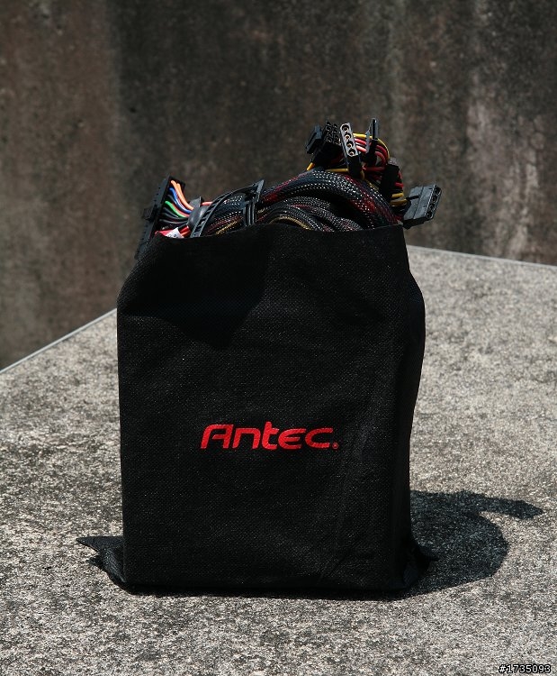 <分享>買菜尬蔥！Antec HCG-520送棒棒糖風扇
