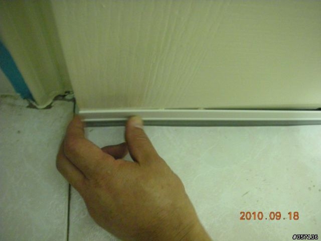 DIY 重新上漆 16 年房間門(包含拆移喇叭鎖完整過程圖示)