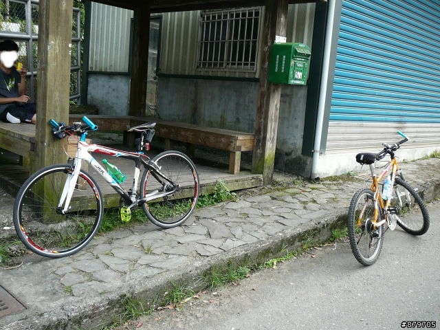 [分享]窮大學生的碳纖平把公路車V.S賣場車 之 - 小烏來風景區之旅