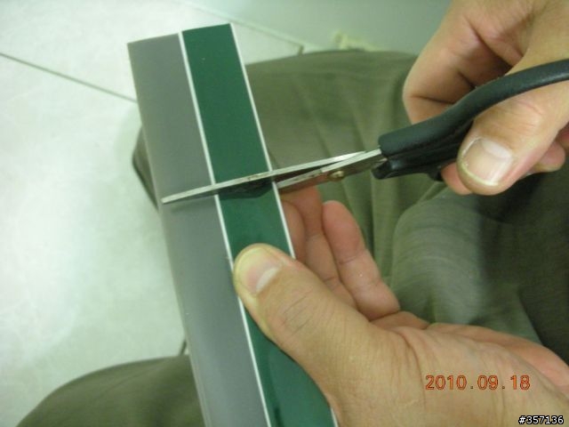 DIY 重新上漆 16 年房間門(包含拆移喇叭鎖完整過程圖示)