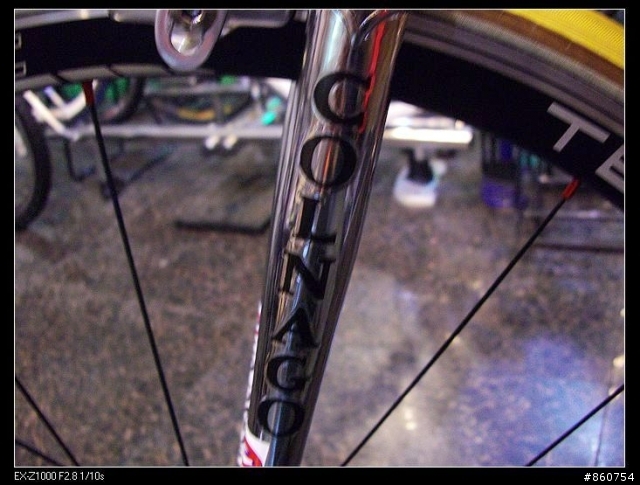 91年ariostea COLNAGO車隊版塗裝(這是公路車區入內請只討論腳踏車別討論我照相的品質)謝謝