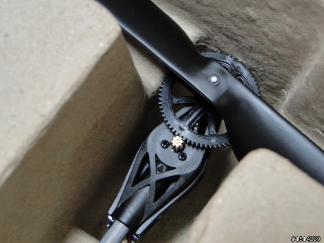 Parrot AR.Drone 開箱與飛行影片