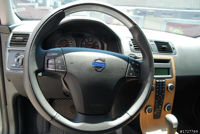 2011式 S40 2.0 魅影藍 簡易開箱文+VOLVO之一門忠烈