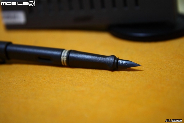 [說好的開箱文] 絕不唬爛!!說開箱就開箱~ Lamy  safari鋼筆
