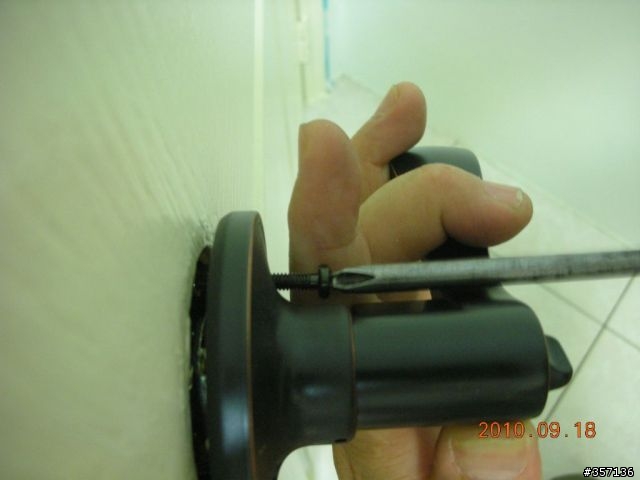DIY 重新上漆 16 年房間門(包含拆移喇叭鎖完整過程圖示)