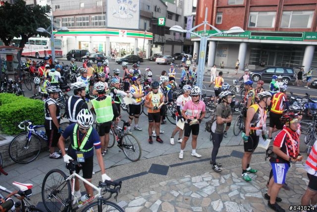 桃竹苗  .瘋200K 開小藍車.隨意拍  YA!!  S1