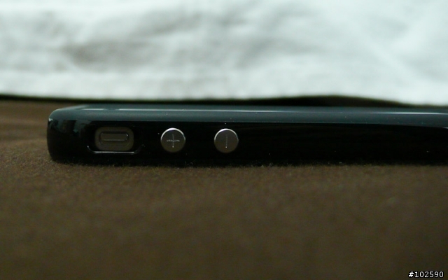 iPhone 4 + 保護殼 + 螢幕保護貼 (9/10 更新Apple原廠bumper)