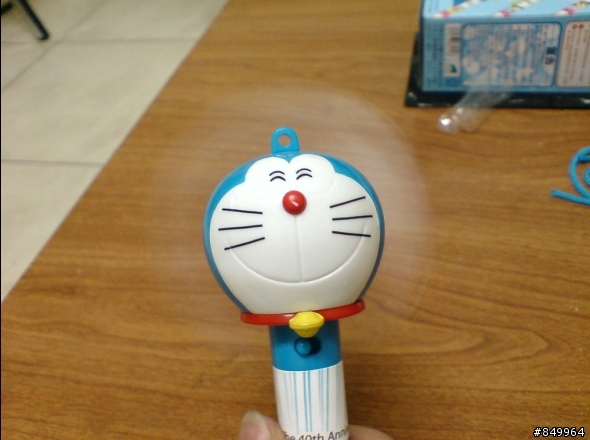 [開箱] 7-11 40th 多啦a夢 風扇筆 (閃光特別版) .....哈哈.炫耀一下^口^