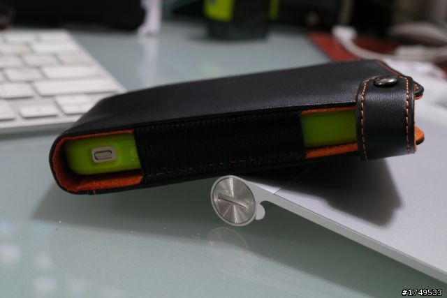 【開箱實裝分享】 iPhone 4 日系高質感直立式悠遊卡皮套 開箱實著圖