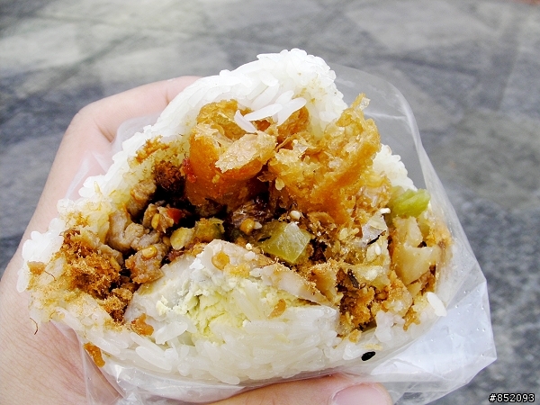 [美食]混蛋飯糰~~~不蓋你，真的是混蛋做的喔!!