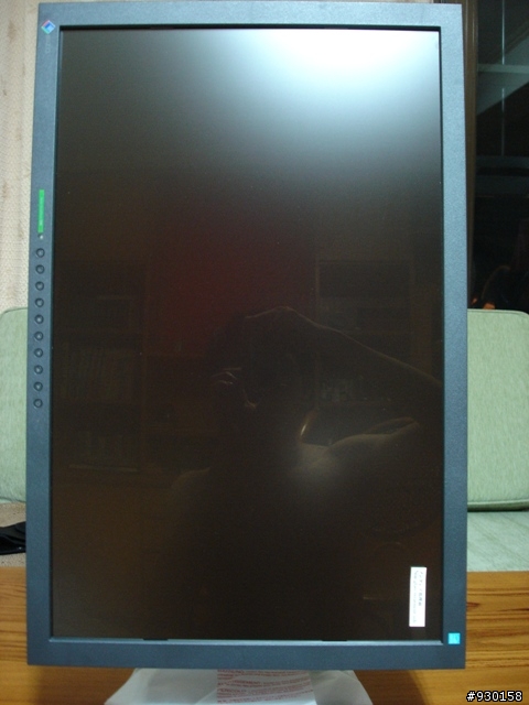 [開箱]不專業的 EIZO S2433W-FS 開箱文