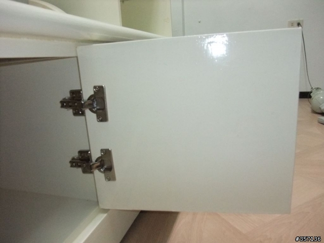 DIY 重新上漆 20 幾年電視櫃
