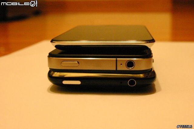 [開箱]我的港版ipod touch 4 32GB 同場加映ipod4 iphone4 iphone3GS比較