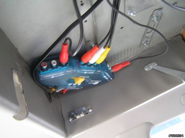[分享]DIY土炮 "硬上" 家用15.4吋液晶電視變身 ==> 車用吸頂螢幕...