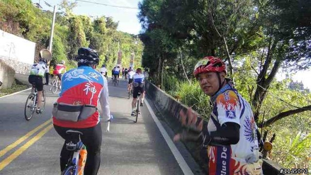 (肉咖土法鍊鋼速成法)一隻猴子﹑二隻小豬﹑三生有幸之20100905NS挑戰巔峰武嶺！