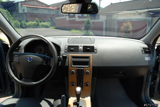 2011式 S40 2.0 魅影藍 簡易開箱文+VOLVO之一門忠烈