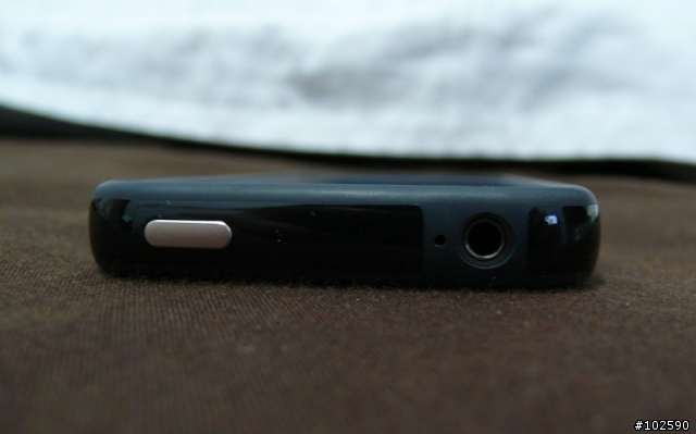 iPhone 4 + 保護殼 + 螢幕保護貼 (9/10 更新Apple原廠bumper)