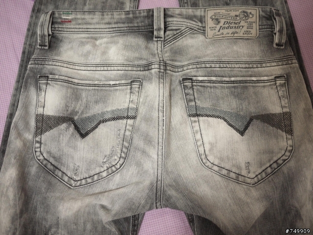 【開箱】Diesel Thanaz 8L4
