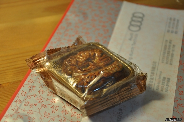 Lamborghini有中秋禮盒...AUDI也有月餅喔!