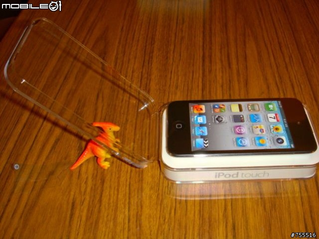 [開箱]我的港版ipod touch 4 32GB 同場加映ipod4 iphone4 iphone3GS比較