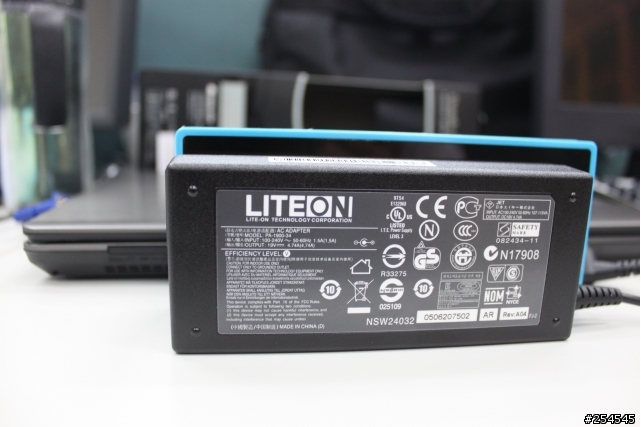 [開箱]DIGILION Dazzle S100 筆電超薄萬用變壓器