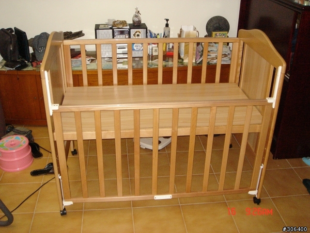 CHICCO櫸木大床及APRICA BABY SWING 680餐搖椅開箱^^
