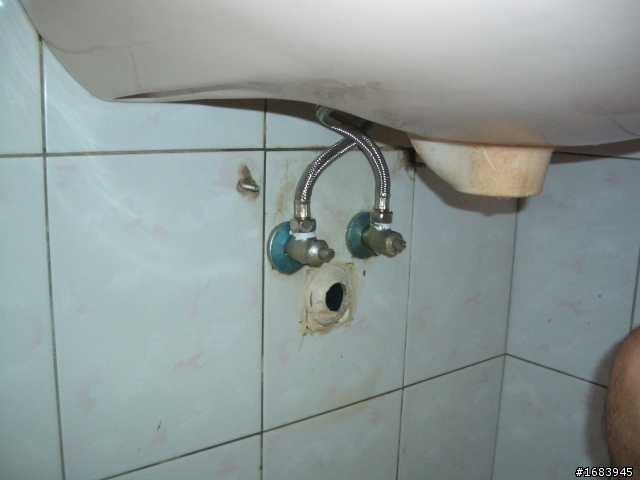 [DIY] 浴室臉盆的水龍頭汰換