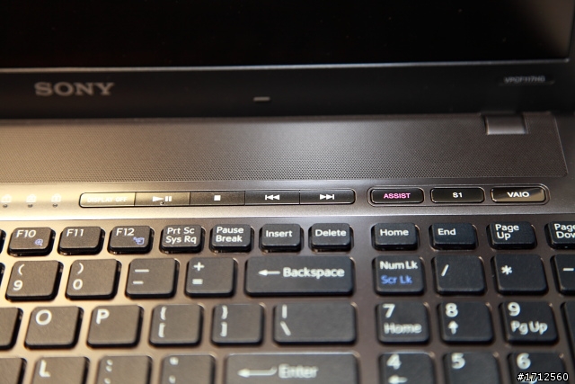[開箱]SONY VAIO F117 "取代桌機，外地修片" 我異地生活好選擇