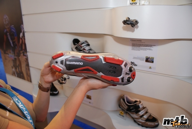 shimano MTB 很亮的車鞋_好想要呀!