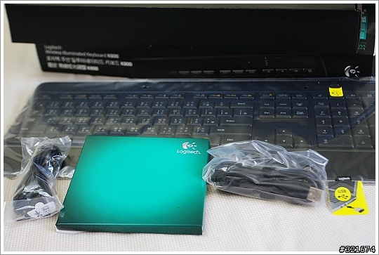 [開箱]羅技無線炫光鍵盤K800
