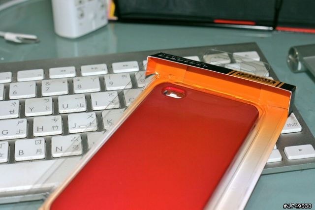 [開箱分享]千元以下日系 iPhone4 高質感 3H高硬度 彩殼 開箱 [同場加映：清爽 白綠雙星Silicon case]