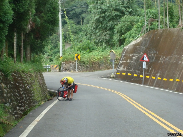慶祝生日, 暫時拋開2010環西大賽, 自己和連襟跑去2天1夜的中台灣橫貫高山挑戰